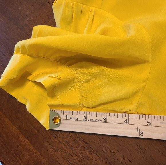 Cremieux Yellow Short Sleeve Bliuse Size Medium - Picture 6 of 11